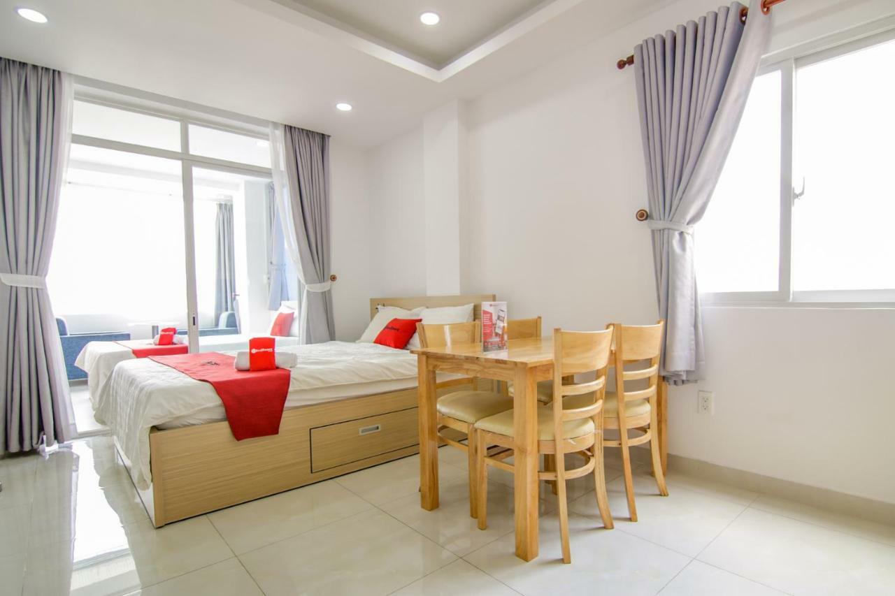 Reddoorz Near Quan Khu 7 Stadium 胡志明市 外观 照片