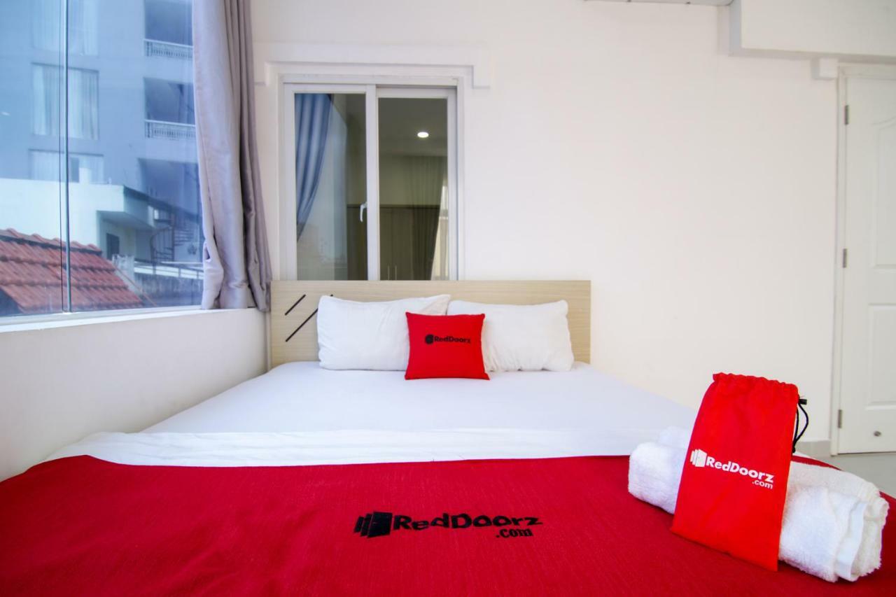 Reddoorz Near Quan Khu 7 Stadium 胡志明市 外观 照片