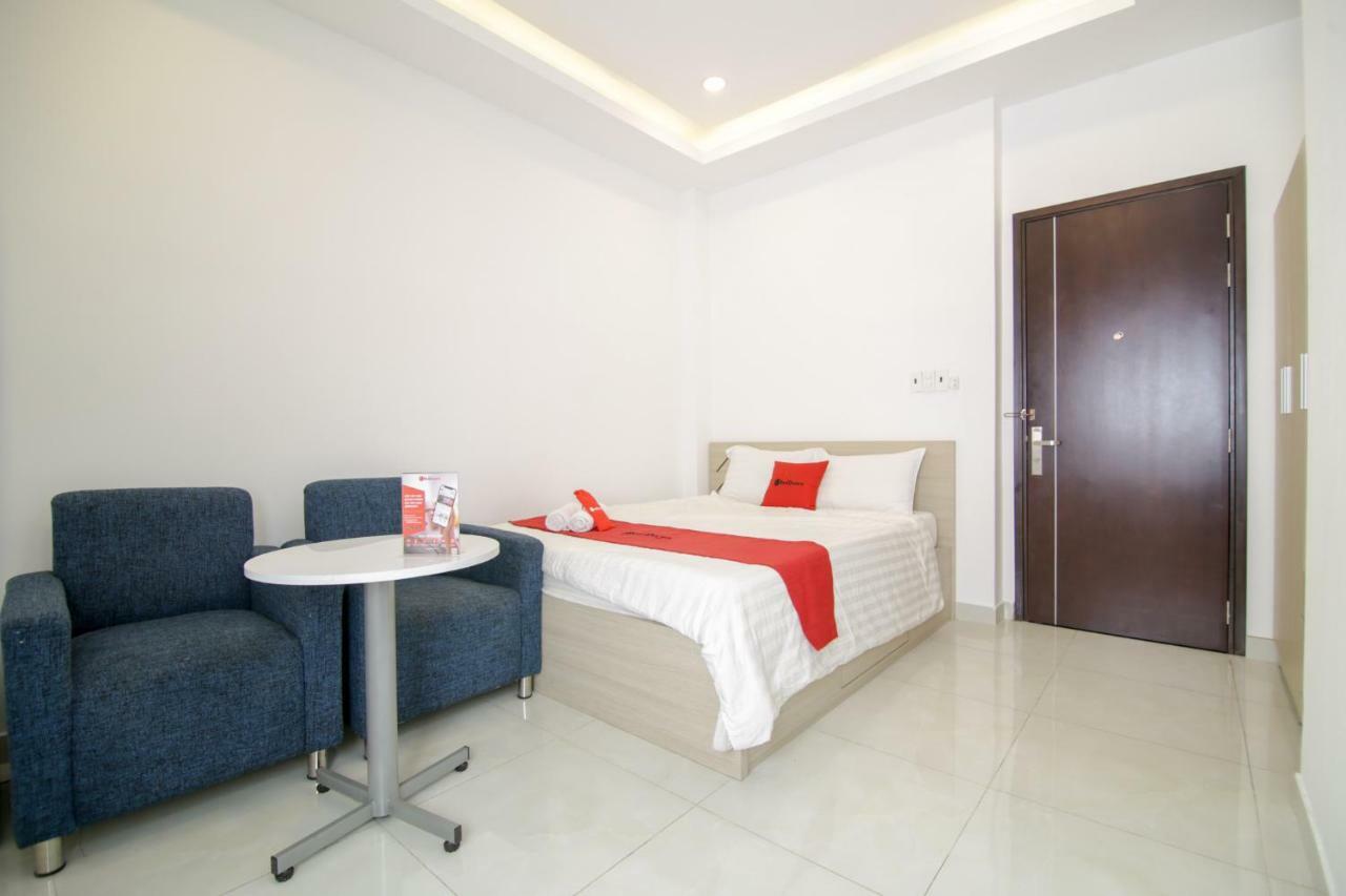 Reddoorz Near Quan Khu 7 Stadium 胡志明市 外观 照片